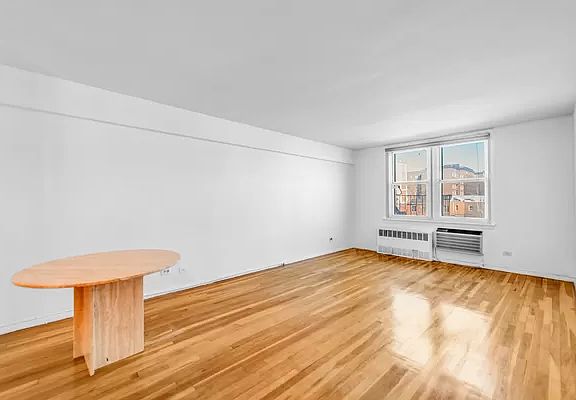 4th image of 67-41 Burns St #515