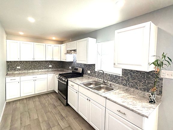 5th image of 7825 Monterrey Dr