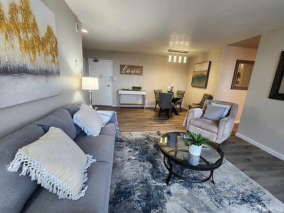 4th image of 946 Stockton St APT 17C