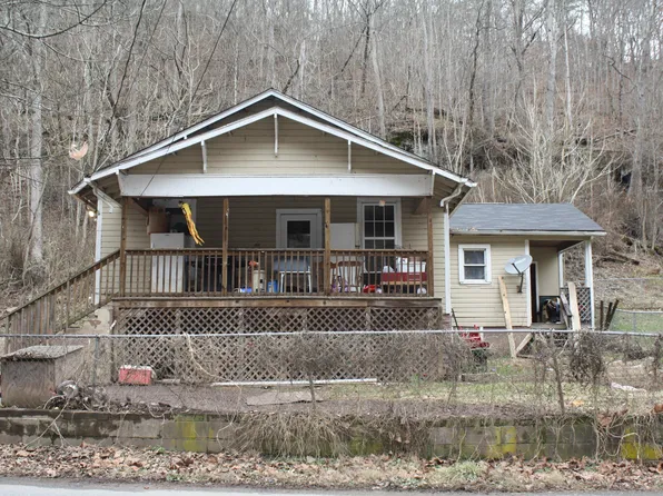 504 Madams Creek Rd, Hinton, WV 25951