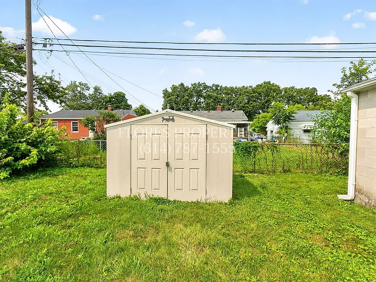 1136 Pauline Ave — Photo 10
