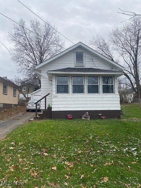 1st image of 550 Fairview Ave