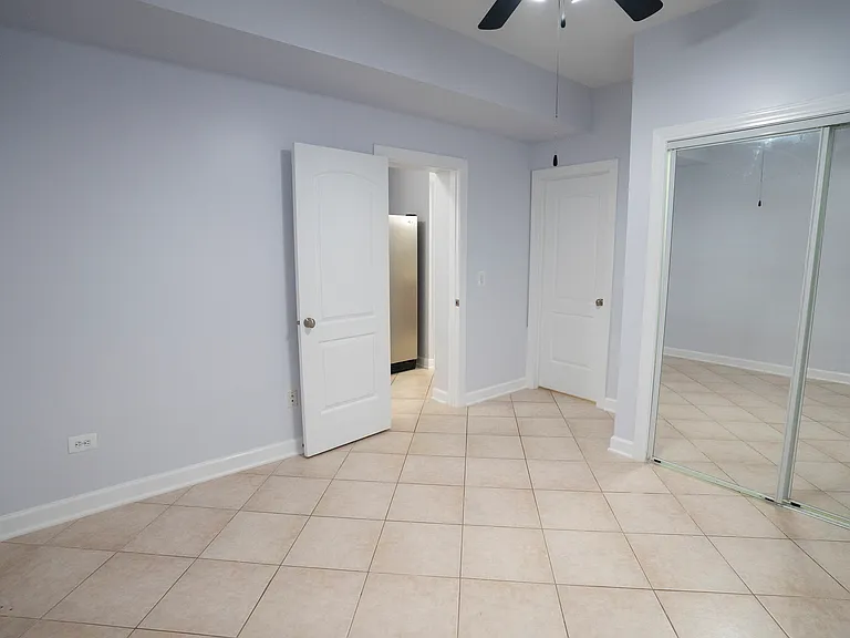 2416 N Greenview Ave #G — Photo 17