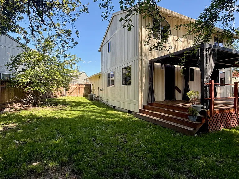 1307 SE 61st Pl — Photo 3
