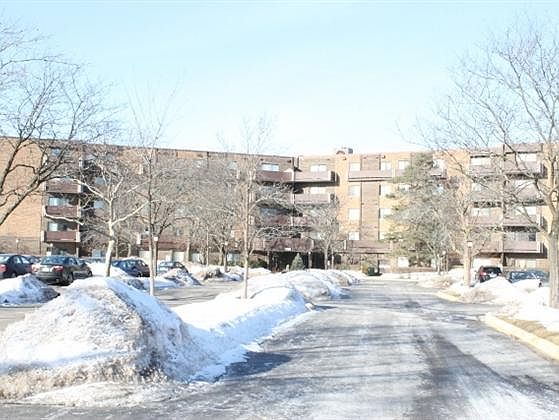 2nd image of 840 Wellington Ave Unit 216