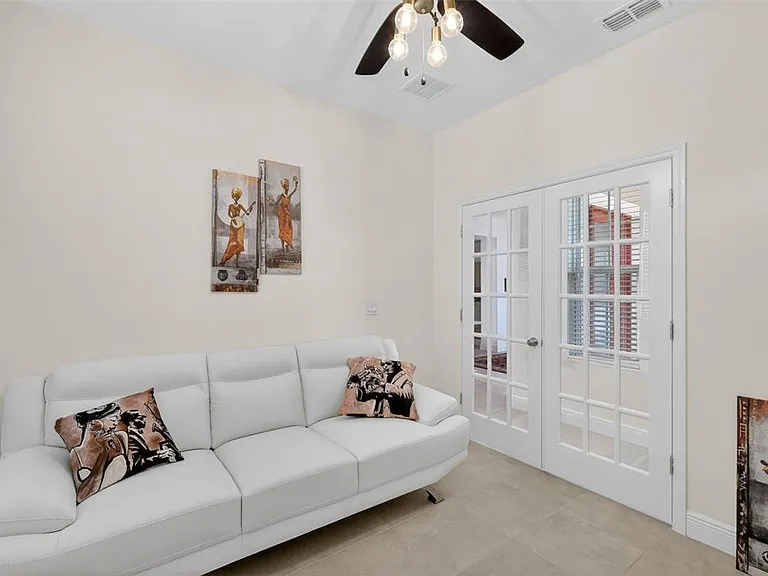 6070 Sierra Crown St — Photo 38