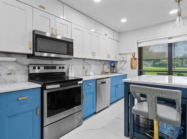 3549 Inverrary Blvd W, Lauderhill, FL 33319