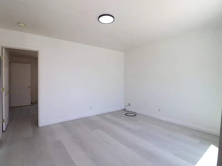 116 S Halcyon Rd — Photo 12