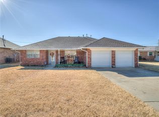 120 SW 6th St, Moore, OK 73160