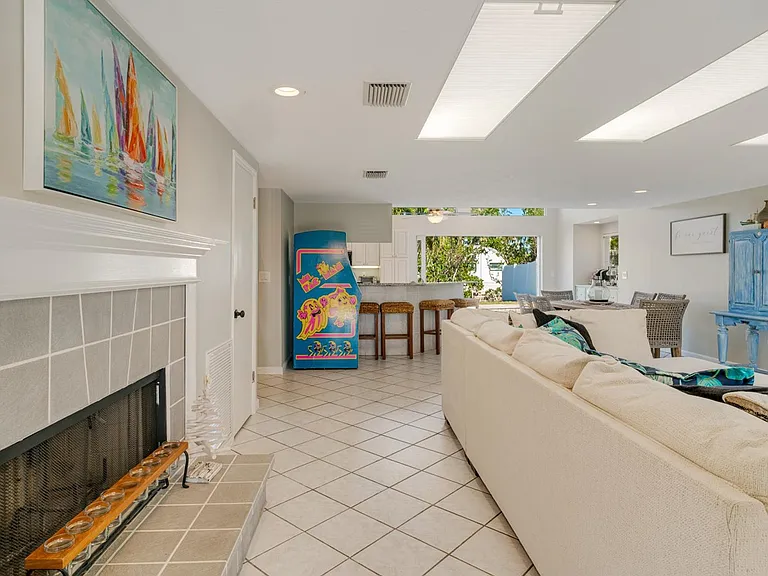 339 Avenida De Paradisio — Photo 8