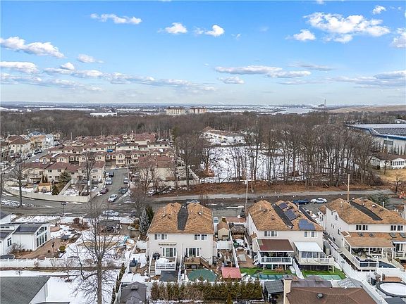 5th image of 1622 Woodrow Rd