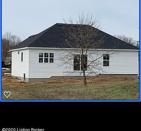 3rd image of 90 Lone Oak Dr