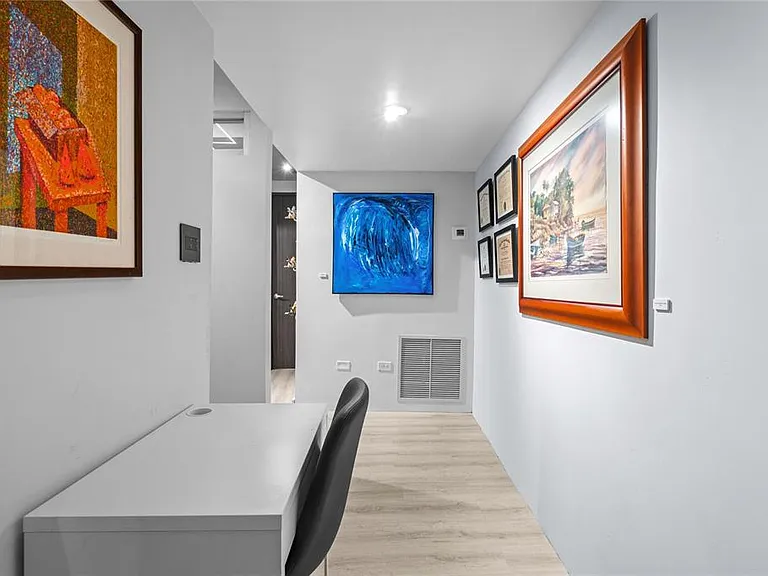 301 Gallardo Office #M — Photo 15