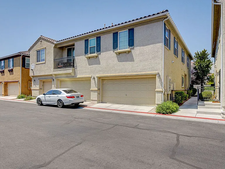 3909 Sweet Pine St #102 — Photo 3