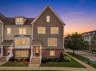 241 Riverfront St, Oakmont, PA 15139