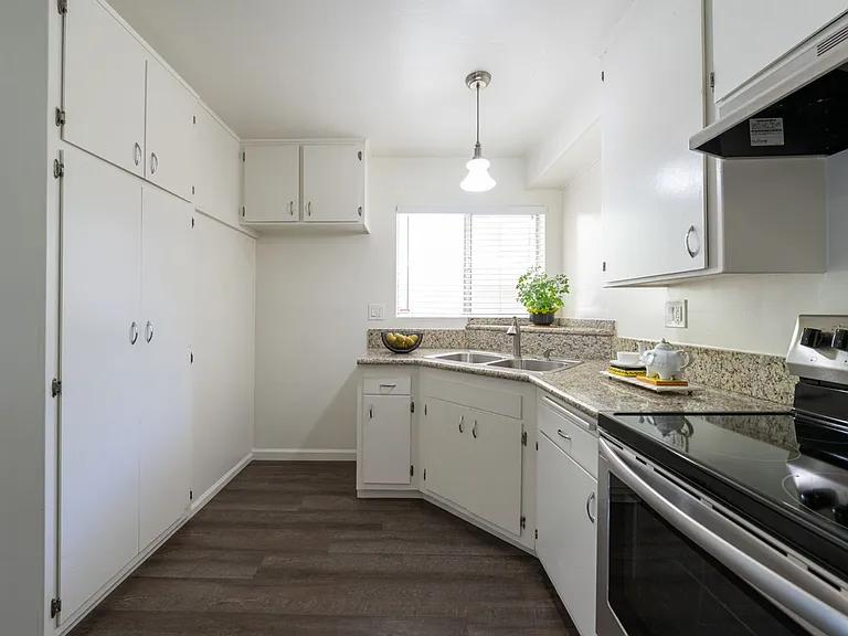 10725 Acama St — Photo 93