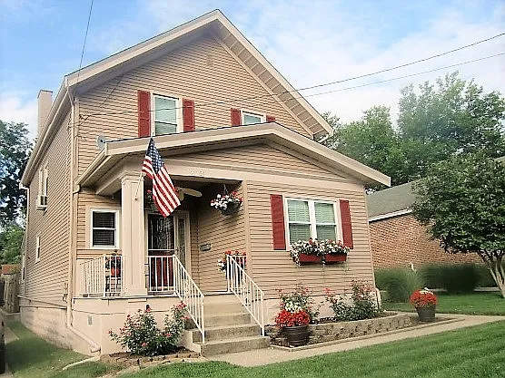 216 Evergreen Ave photo 1