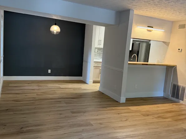303 Tuxworth Cir, Decatur, GA 30033