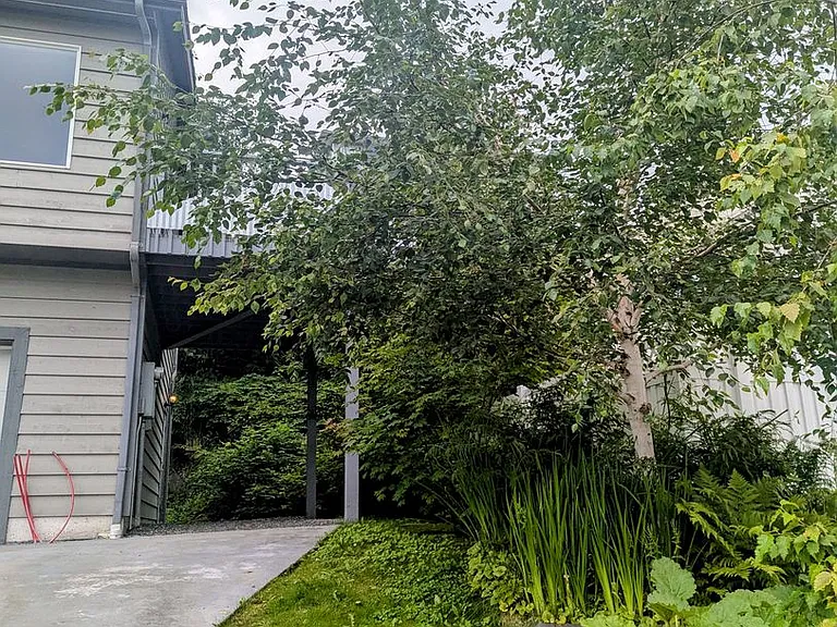 2981 Foster Ave — Photo 37