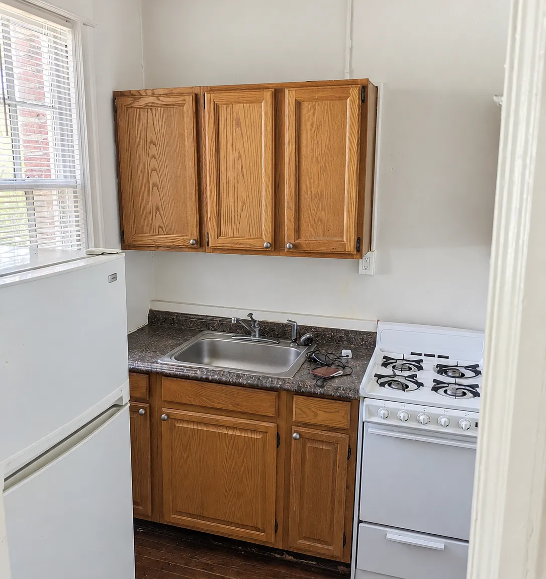 Studio, $1,038 — Photo 2
