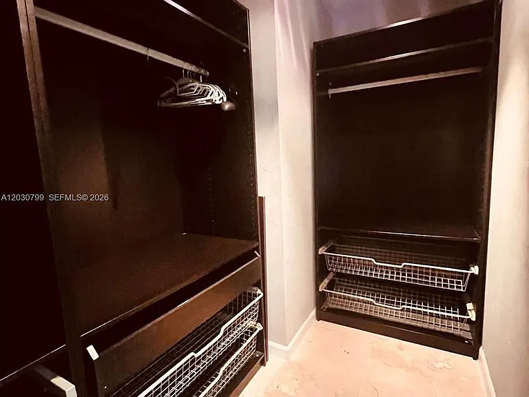 600 NE 36th St #417 — Photo 10