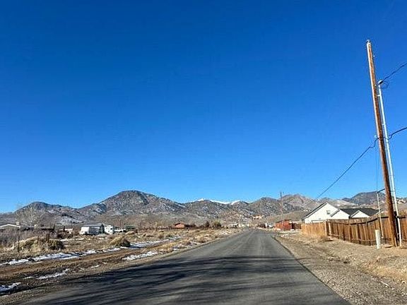 4th image of 401 Six Mile Canyon Rd