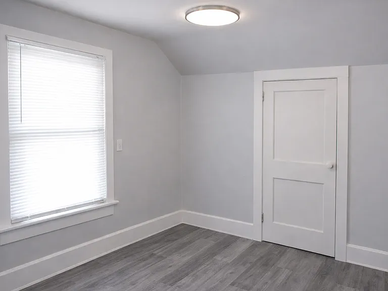 2134 34th St NE — Photo 6