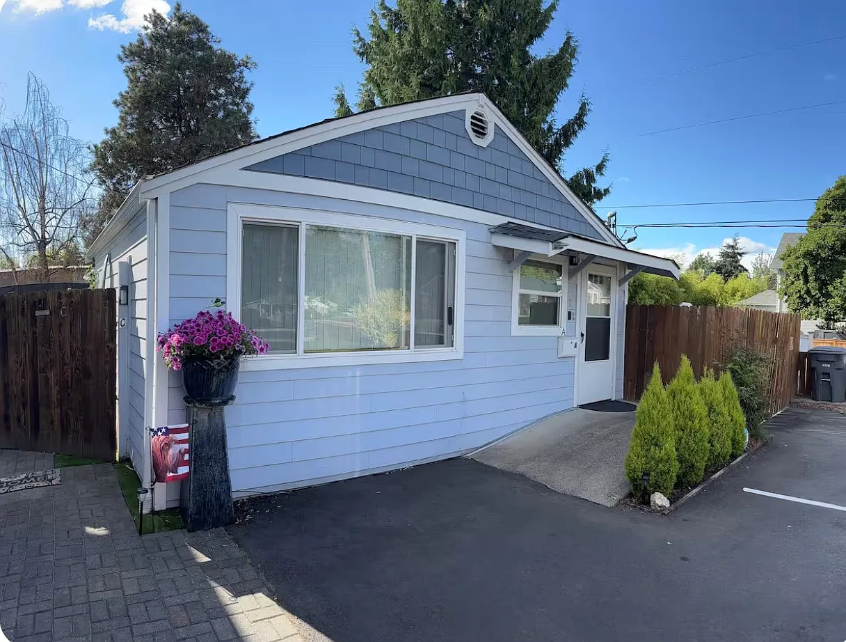 Studio, 600 sqft, $1,500 — Photo 2
