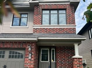 29 Fallengale Cres, Ottawa, ON K2T 0L1