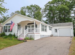 21 Mountain View Dr, Franklin, NH 03235