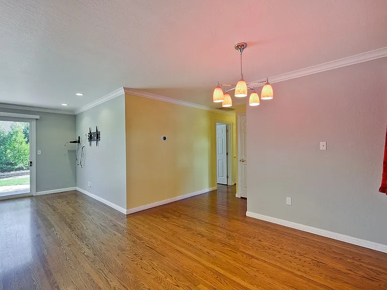 341 Hillsdale Ave — Photo 14