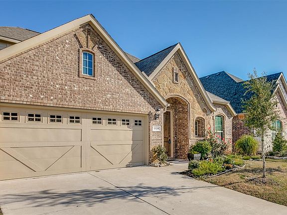 2nd image of 1528 Cypress Garden Ln