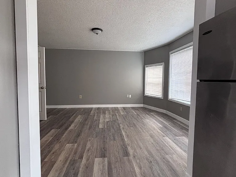 718 S Yakima Ave #3 — Photo 12