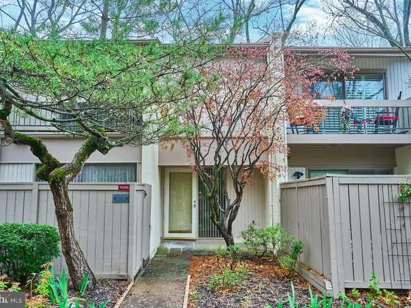 11706 Newbridge Ct, Reston, VA 20191