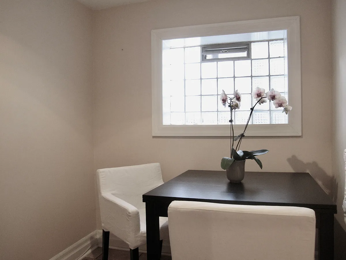 Building Photo - 646 Broadview Ave #50C