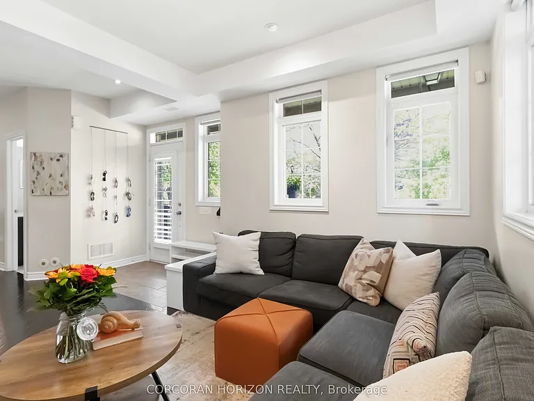 99 Erskine Ave — Photo 8
