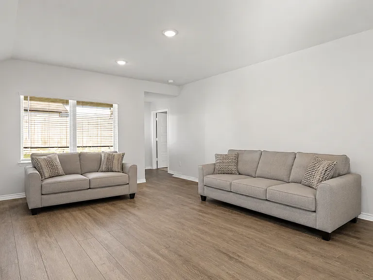 2420 Dahlia Dr — Photo 7