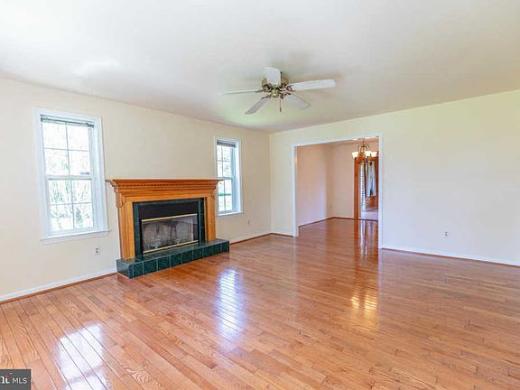 4th image of 1 Cristina Ln