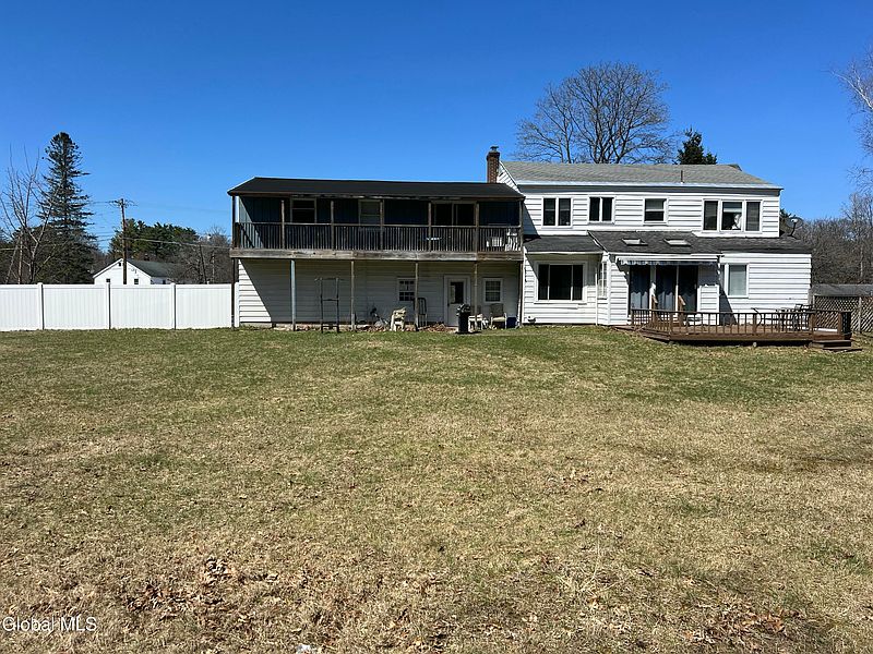 3rd image of 610 Saratoga Road