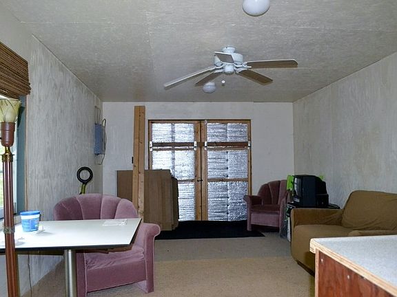 3rd image of 12 Rocky Road Ln