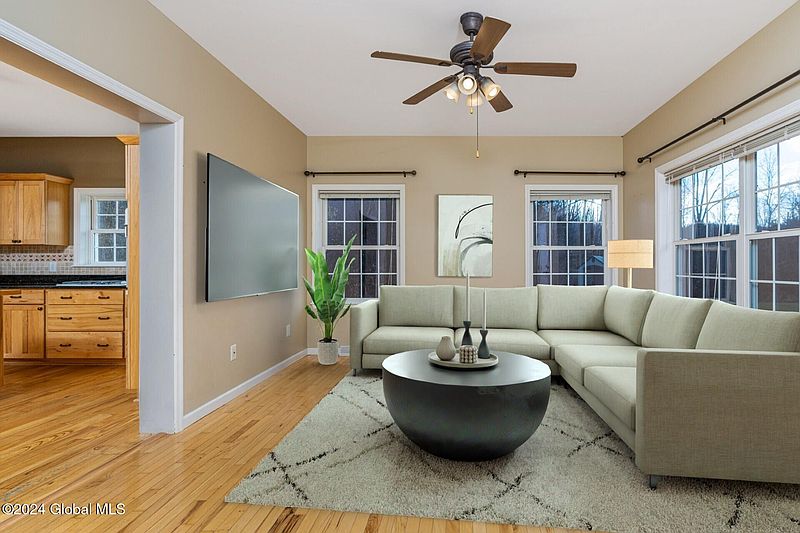 4th image of 364 Elm Drive