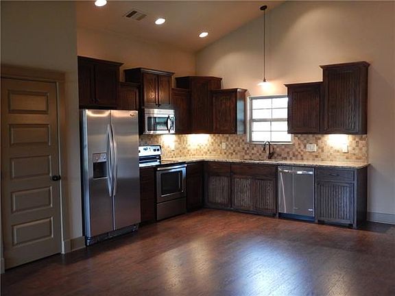 2nd image of 1910 Duckhorn Dr