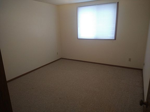 4th image of 939 Boston Way APT 1