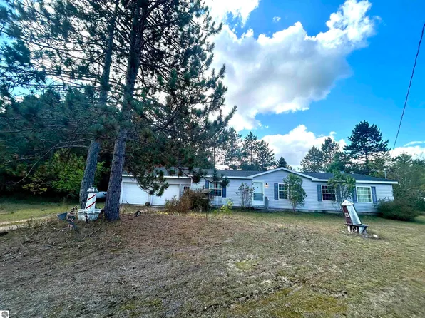 4236 Garfield Rd, Kingsley, MI 49649