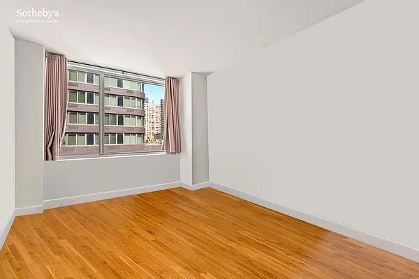 Rented by Sotheby's International Realty | media 11