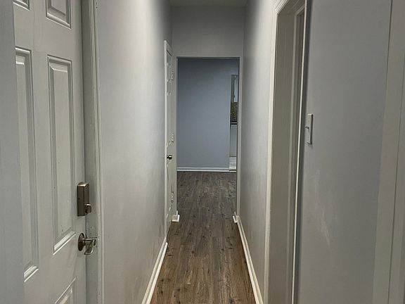 5th image of 943 E 213th St Floor 1