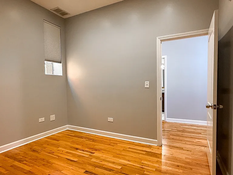 160 W Burton Pl #2R — Photo 7