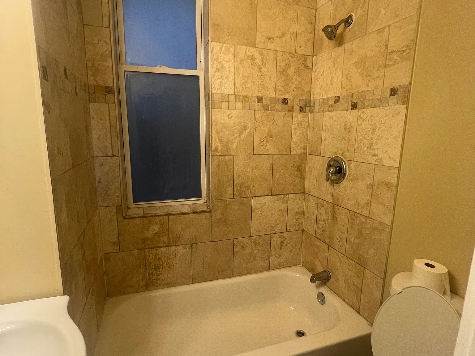 4 bed, $1,800 — Photo 4