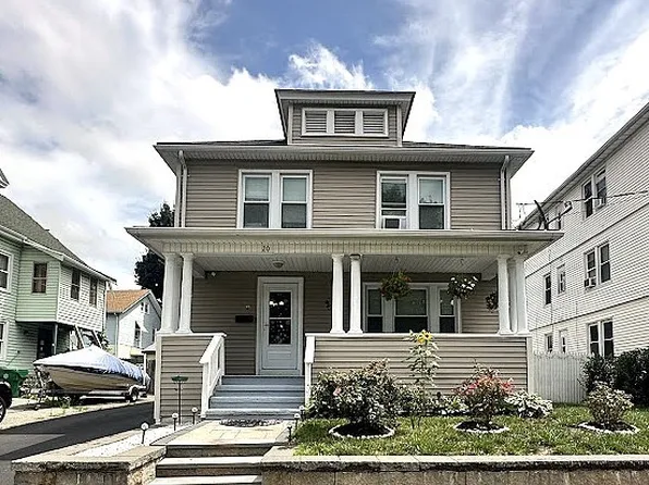 20 Mount Carmel Ave, Chicopee, MA 01013