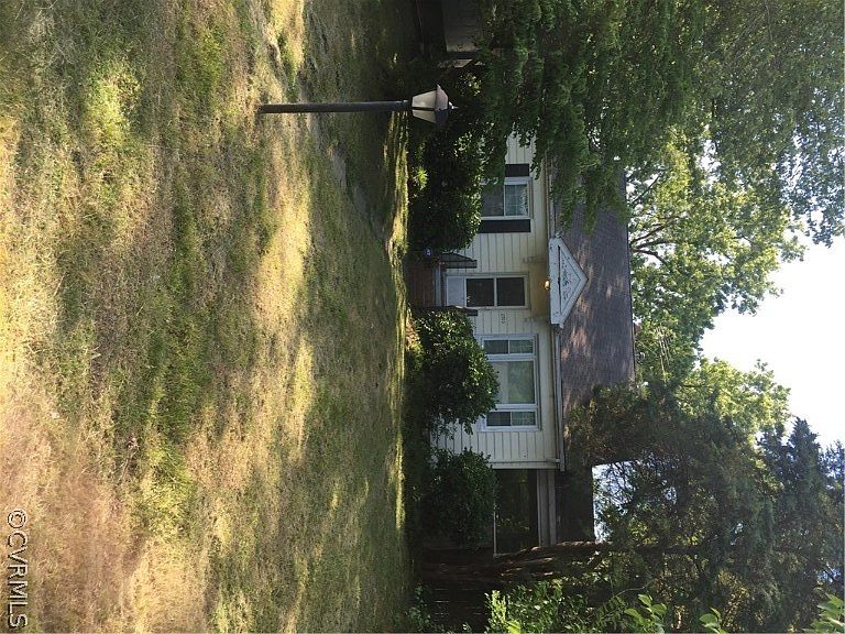1st image of 2910 S Lincoln Ave